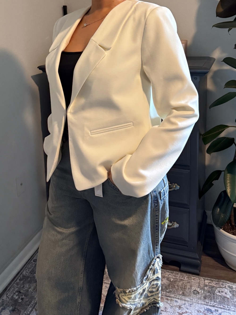 NWT TRINA TURK Elegant Cream Women's Blazer . Premium brand Sz L